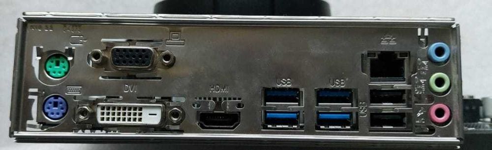 Procesor Ryzen 5 1600x+Placa de baza Gigabyte GA-A320M-S2H+Cooler