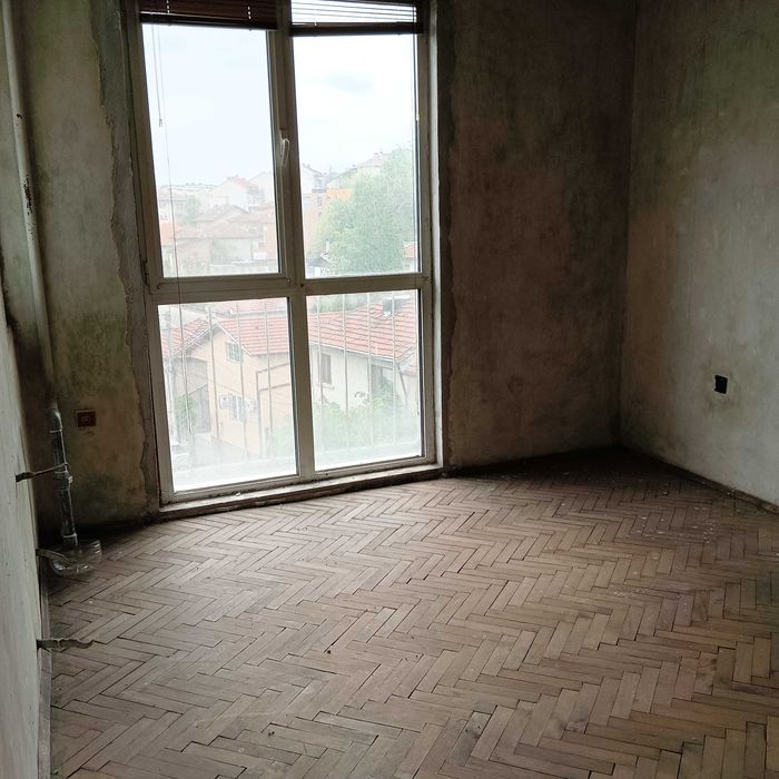 Продава се Тристаен апартамент в Плевен, Индустриална зона - 87 кв.м за 1127 €/кв.м - Снимка #1