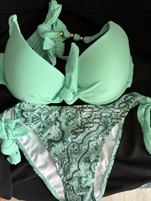 Продам купальник новый 80B