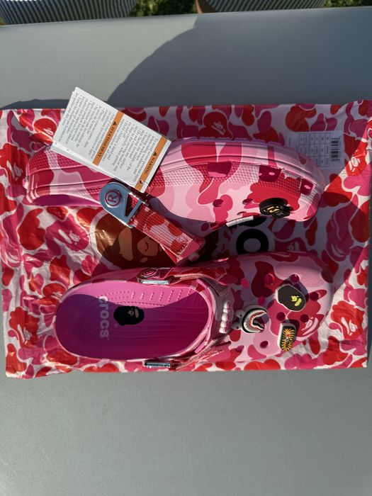 Crocs rose bape