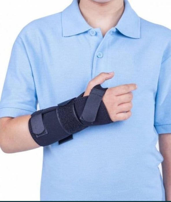 Orteza Triamed  antebrat si incheietura mana stânga copii