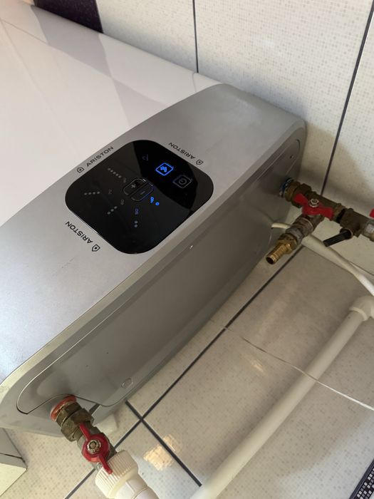 Vand boiler electric Ariston