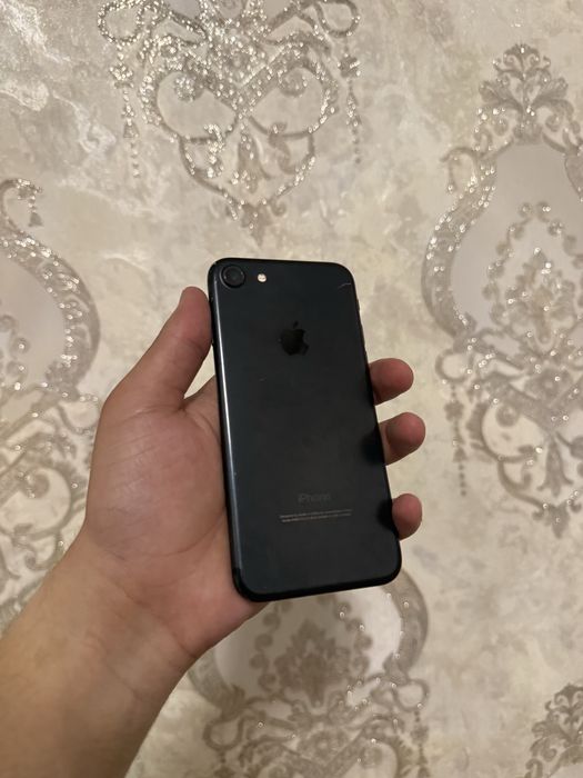 Iphone 7 76%yomkst 32gb atpichatka hamma joyi ishkaydi aybi yoq
