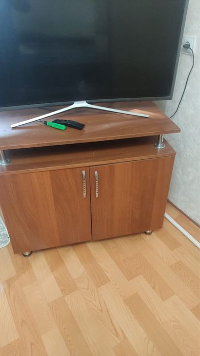 Продаю тумбу под телевизор