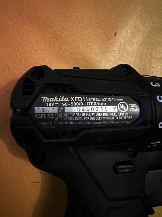 Шуруповерт Makita