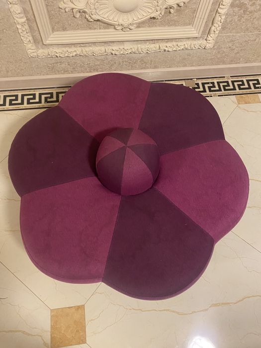 Пуфик в виде цветка