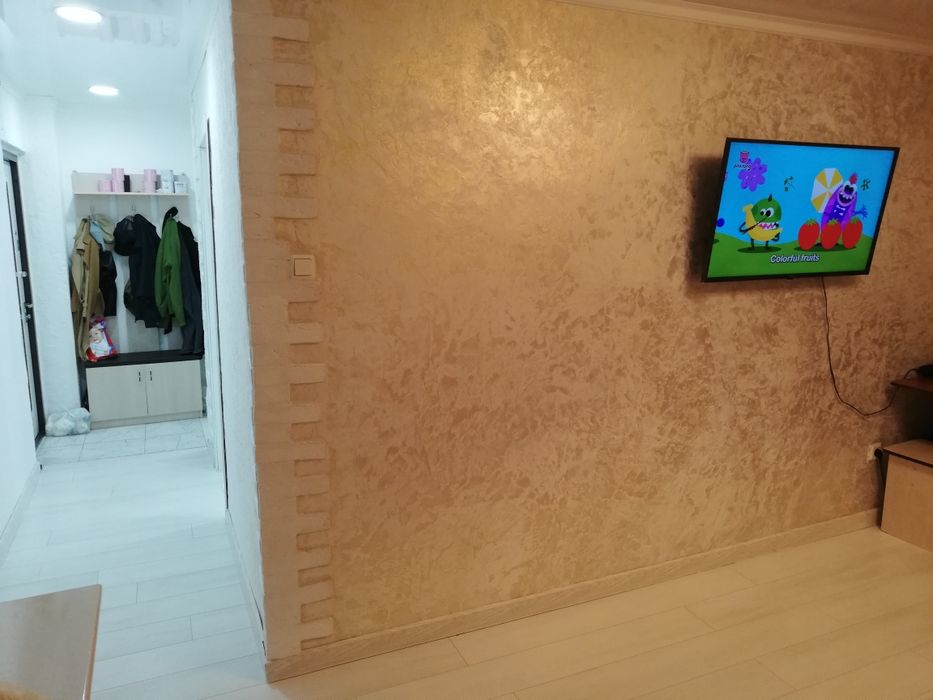 Продам 2 комн квартиру! 3 этаж