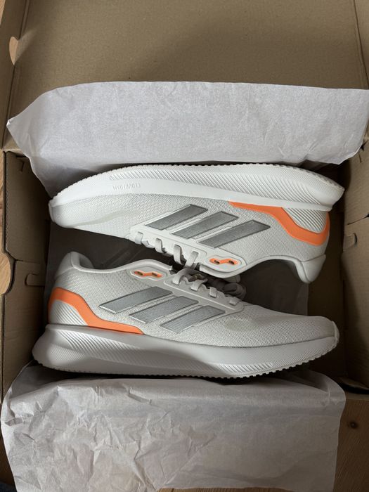 Оригинальные кроссовки Adidas