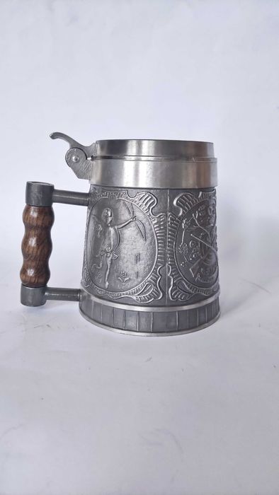 Лот от релефен калай в много добро състояние