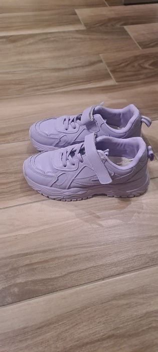 Маратонки за момиче