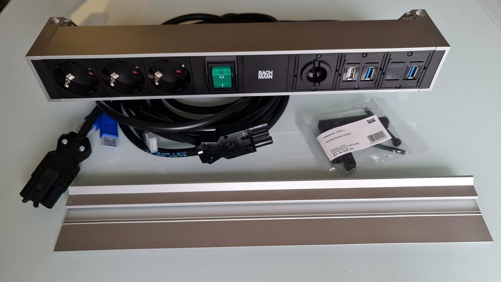 Prelungitor Bachmann Desk2 cu usb