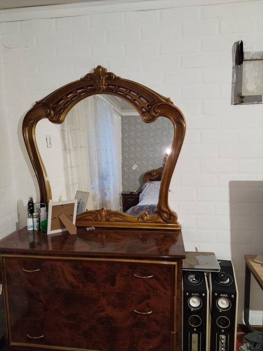 Спальный гарнитур