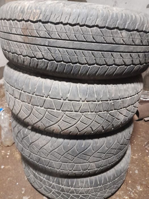 Продам резину летнию