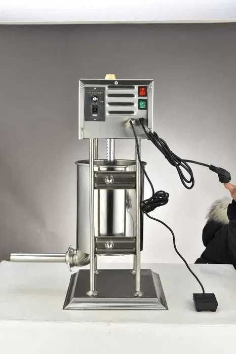 Пълначка за месо 15л Професионална Електрическа с педал