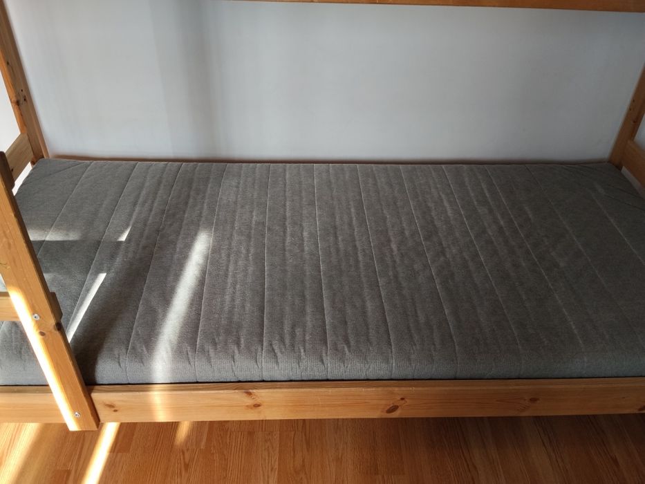Vând saltea Ikea