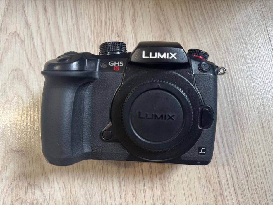 Продам Panasonic Lumix Gh5s body до 27 июля!!