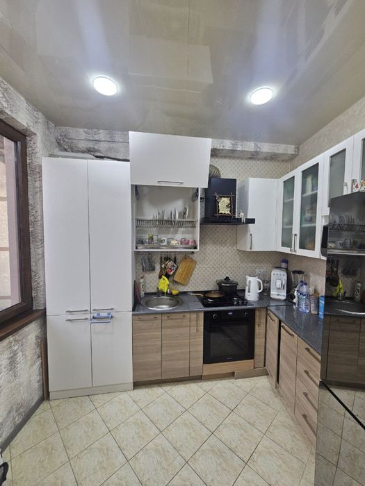 Садётся Евро Дом 5 Комнат М.Горький Буюк Ипак Йули Школа Дипломат