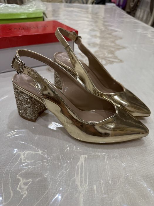 Туфли оркаси очик тилла ранг