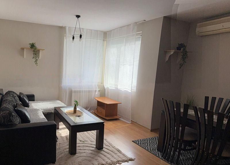 Дава се под наем Двустаен апартамент в София, Студентски град - 65 кв.м за 598.23 € - Снимка #2