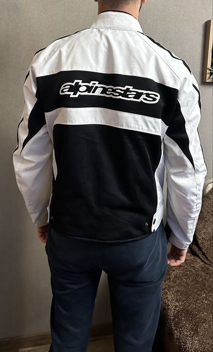 Продавам мото яке Алпинстар Alpinestat