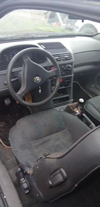 Продава се на Части Alfa Romeo 145 1.6 i бензин