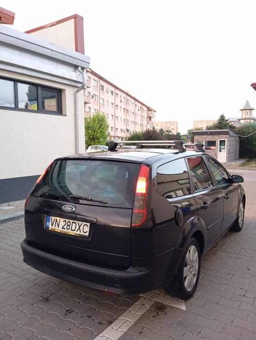 Vând Ford focus.