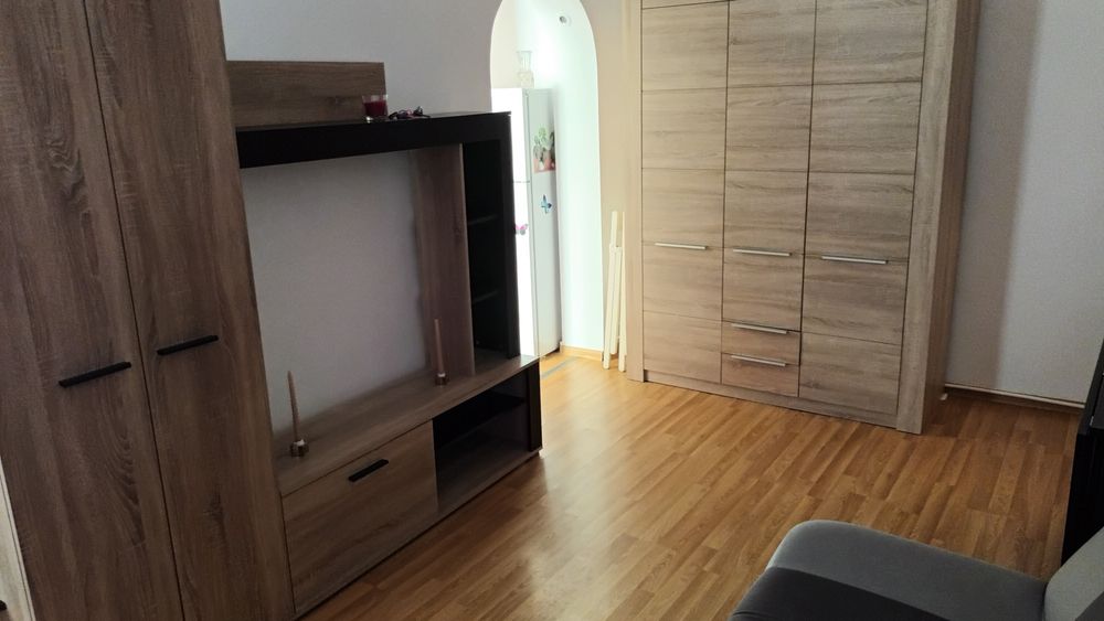 Închiriez garsoniera confort 1. Sunt  proprietar.  Loc Roman