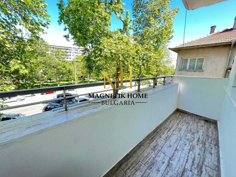 Дава се под наем Тристаен апартамент в Бургас, Център - 80 кв.м за 714 € - Снимка #14