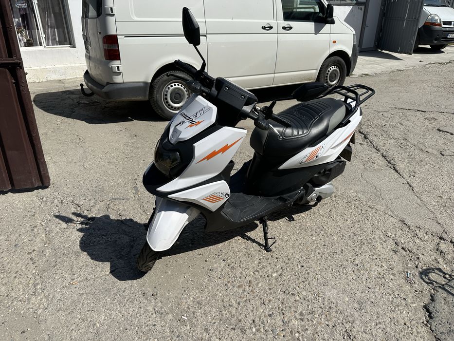 Scuter 125 barton