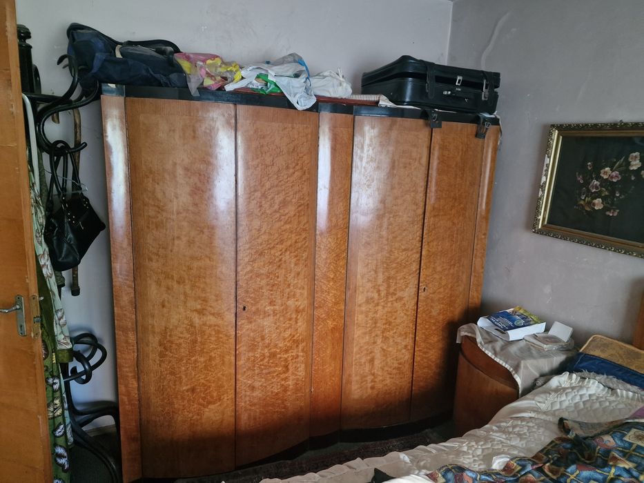 Mobila veche de vanzare