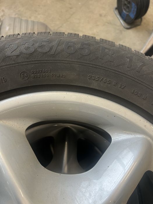 Зимни гуми с джанти  235/65/17 Зимни гуми 255/50/19