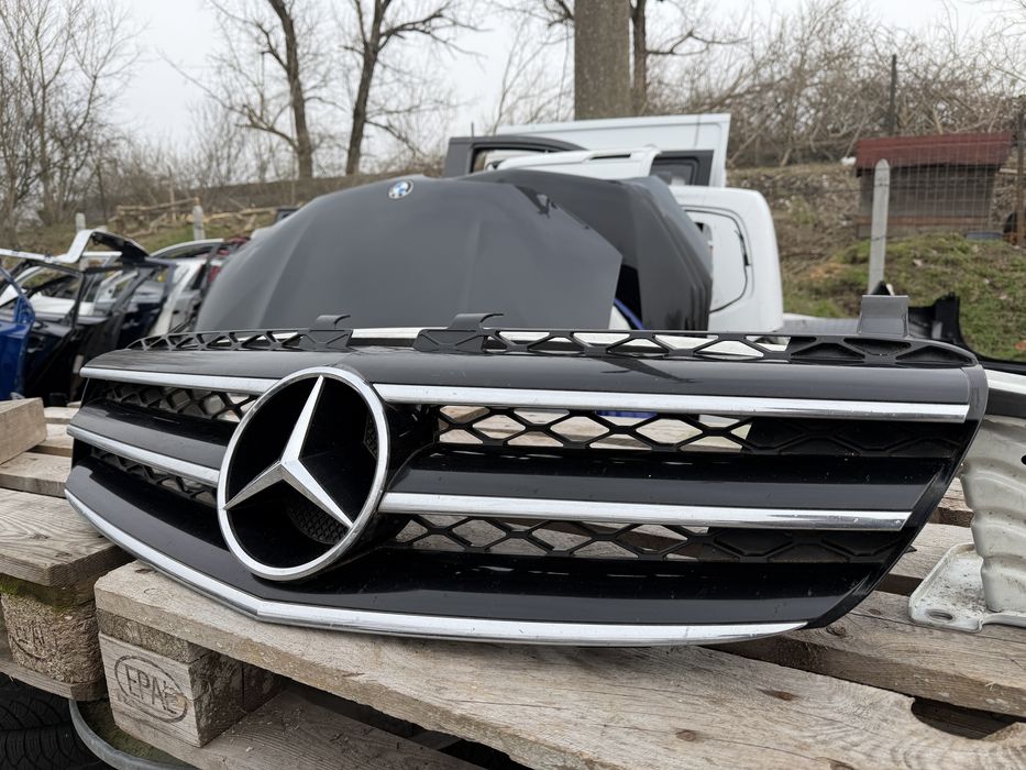 Решетка Mercedes R Class W251