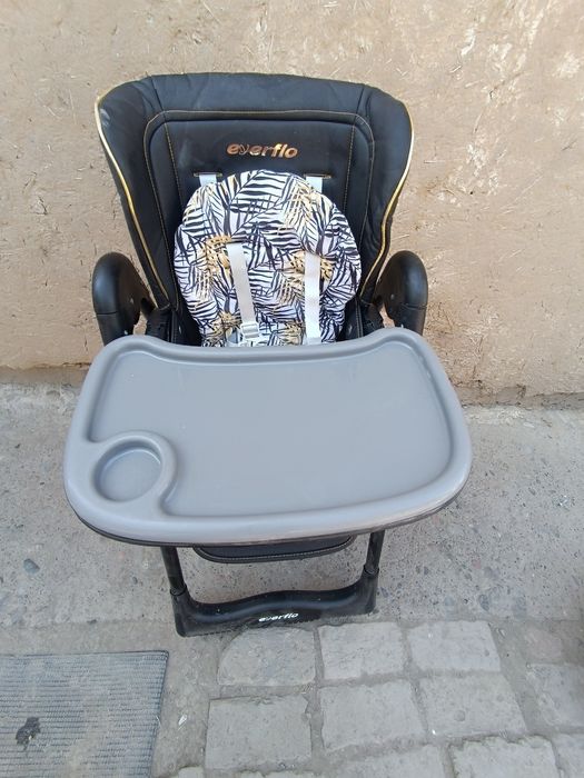 Срочно продаю детский стол для кормления