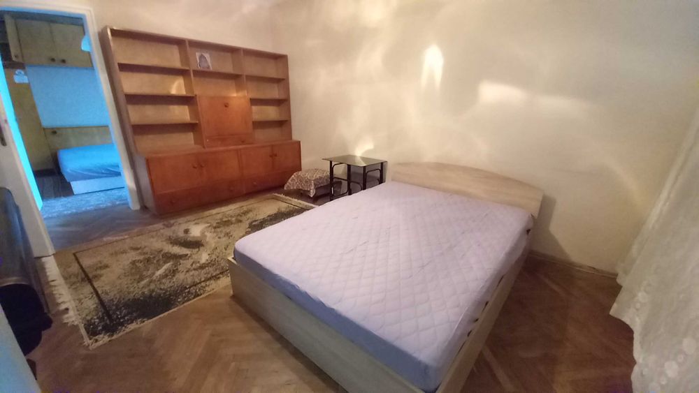 Дава се под наем Четиристаен апартамент в Варна, Червен площад - 90 кв.м за 510 € - Снимка #2