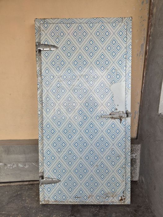 Xaladenik eshigi