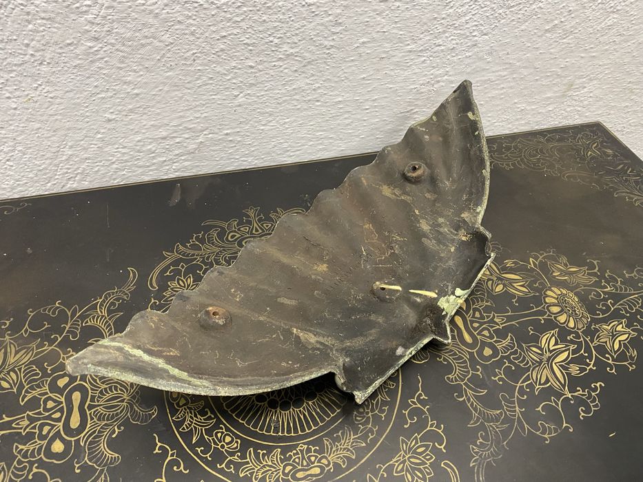 Стенна кашпа мида от масивен месинг