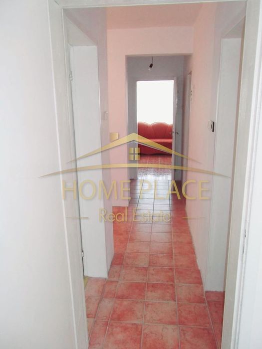 Четиристаен апартамент в кв.Аспарухово.