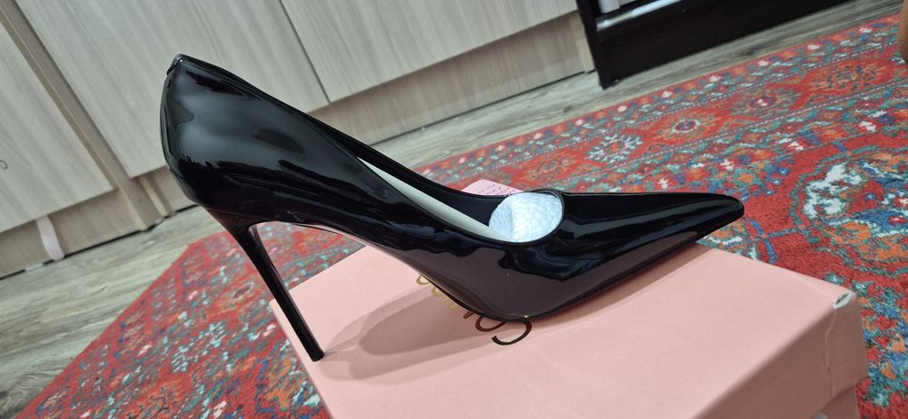 Продам туфли новые