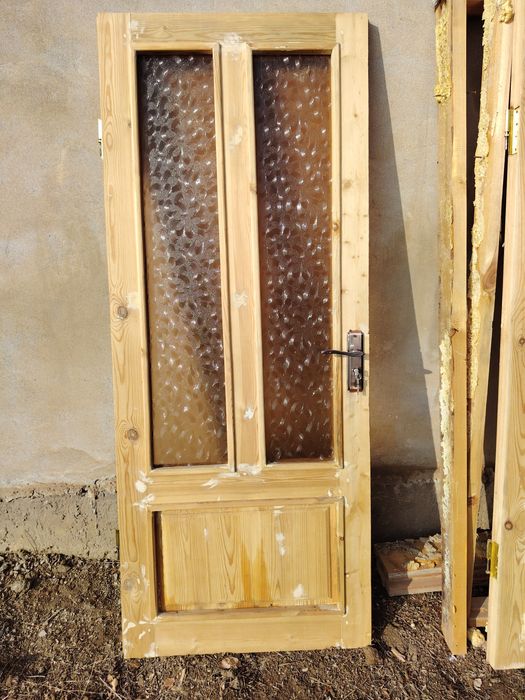Деревянные двери и окна