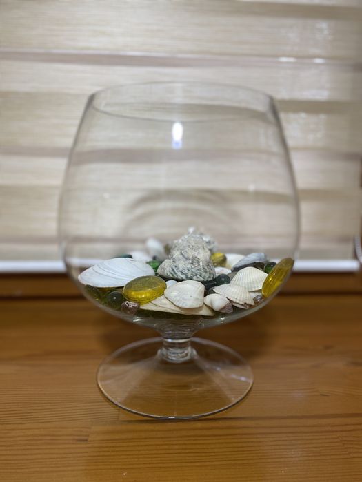 Ваза декоративная. В отличном состоянии. Можно под мини аквариум