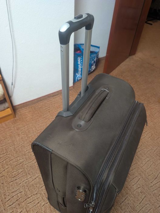 Продавам голям куфар 30кг