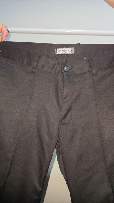 Set bărbătesc sacou si pantaloni. Sacou Luisero, visiniu, bumbac 100%, slim fit, mărimea 54, nou + pantaloni negri vâscoză, model pana, mărimea 34
