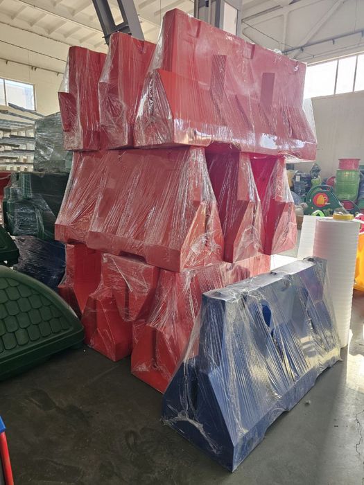 дорожное ограждение пластикого