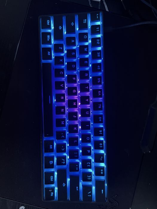Tastatura mecanica gk61v2