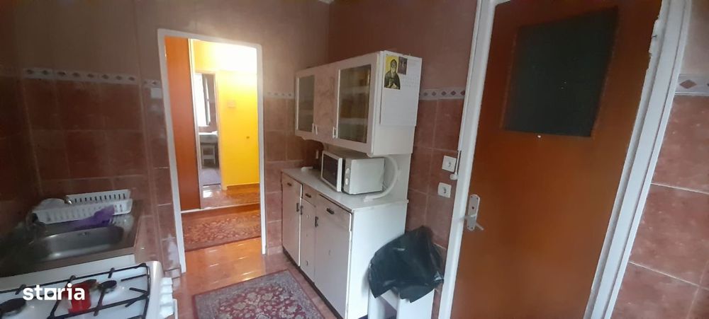 3 camere zona OZANA,metrou 1 decembrie 1918 la 10 min