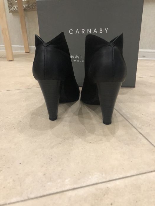 Продам ботильоны женские фирма «Carnaby»