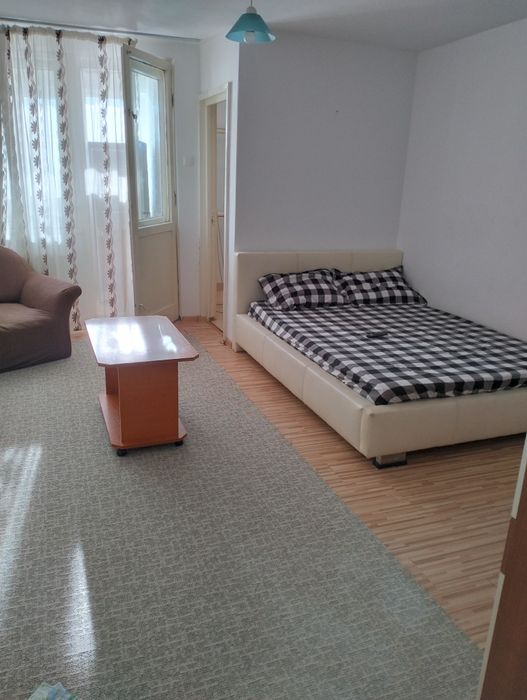 Garsonieră de închiriat