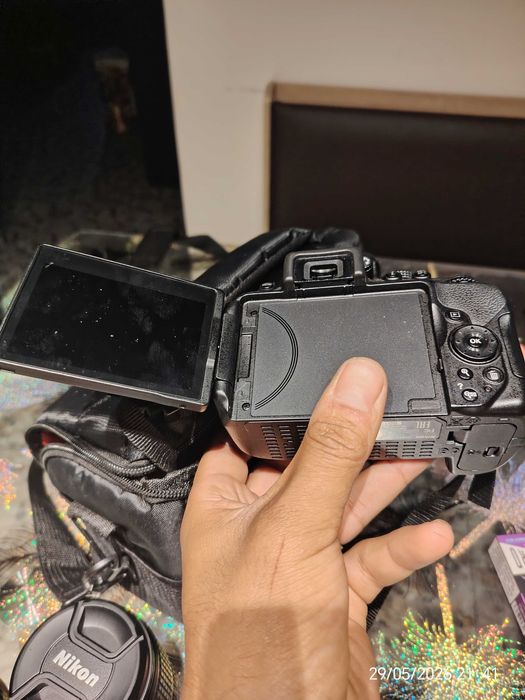 Camera video foto profesionala pt evenimente Nikon cu 2 obiective noua in husa