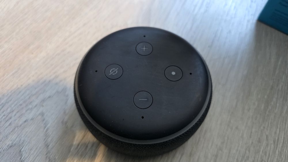 Смарт управление Alexa Echo Dot