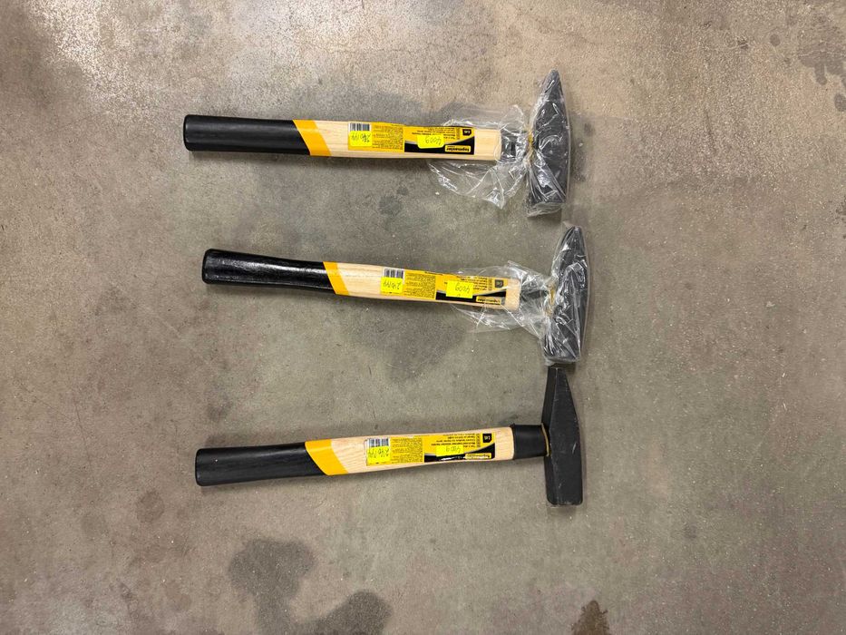 Удължител 5m/Чук/Клещи/Ключ тръбен/Ролетка 5m/Поялник/Диск за метал